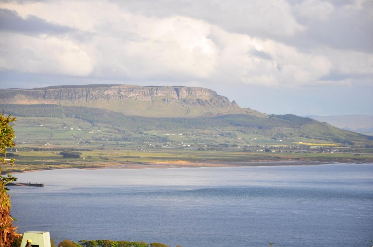 Foyle View Cabin Hotel Greencastle  Exterior foto