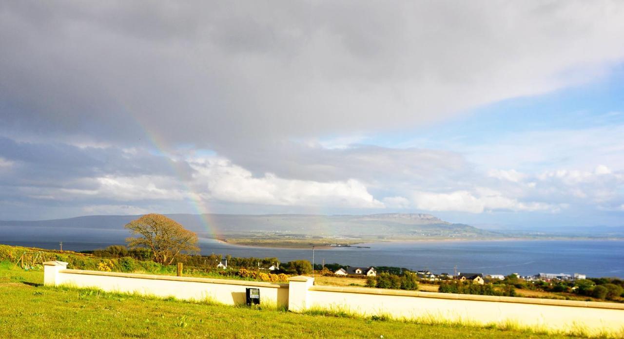 Foyle View Cabin Hotel Greencastle  Exterior foto